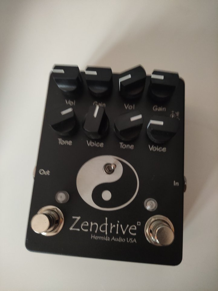 Pedal overdrive doble tipo Zendrive Hermida de segunda mano · Foto 2 de 2 · Barcelona · 50 €
