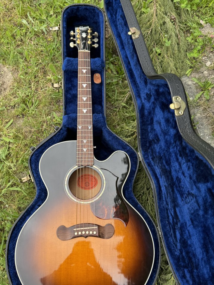 Gibson J-180 EC