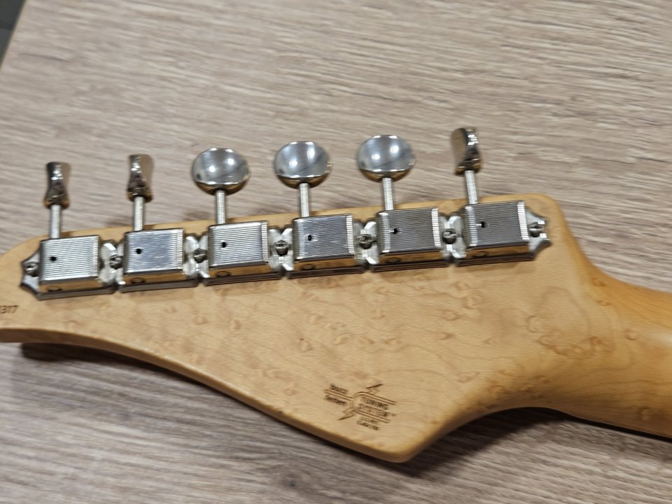 Suhr Classic S + Vegatrem VT1 Ultra de segunda mano · Foto 3 de 10 · Barcelona · 2750 €