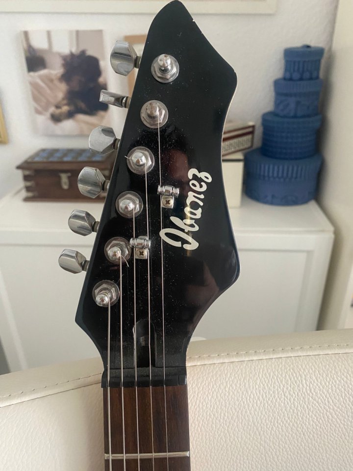 Ibanez Jetking 4 de segunda mano · Foto 2 de 3 · Granada · 370 €