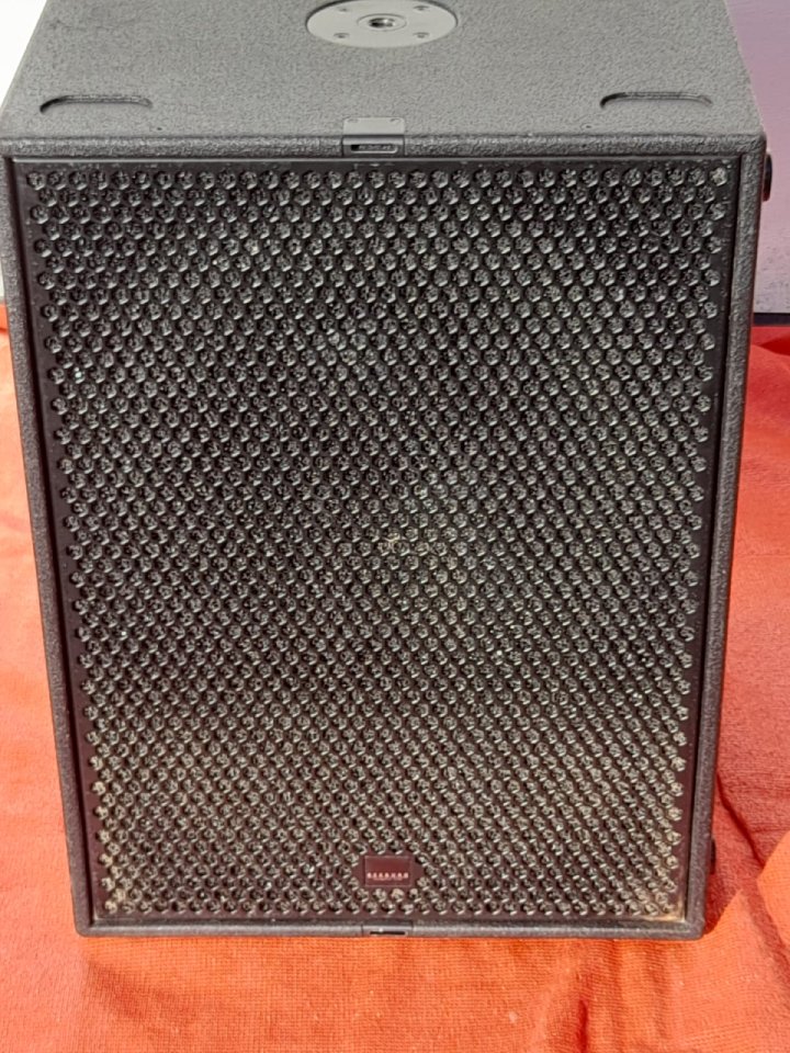 Set altavoces seeburg acoustic line (2 tops+1 sub) de segunda mano · Foto 3 de 9 · Alicante · 900 €