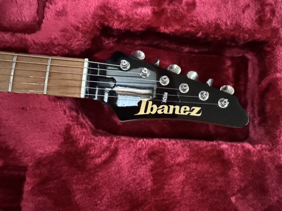 Ibanez FLATV1BK Josh Smith de segunda mano · Foto 7 de 10 · Barcelona · 1690 €