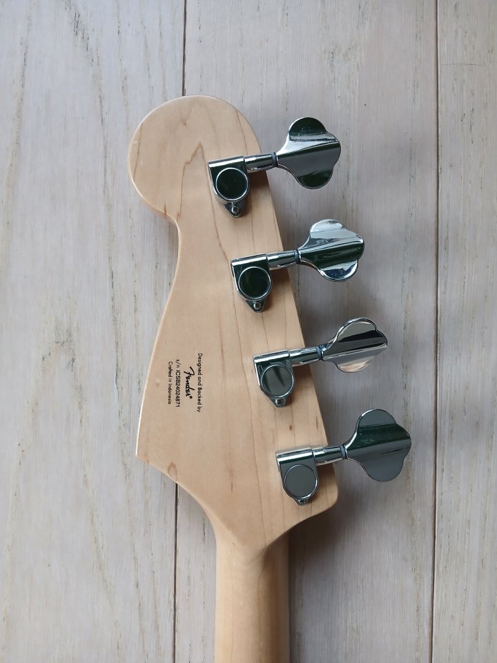 Squier FSR Sonic Bronco Shell Pink