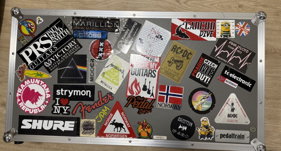 Pedales, pedalera y flight case