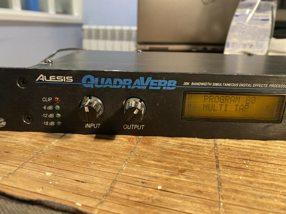 Vendo Alesis quadraverb multiefectos