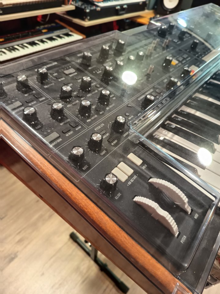 Moog Muse con Decksaver de segunda mano · Foto 5 de 9 · Barcelona · 2190 €