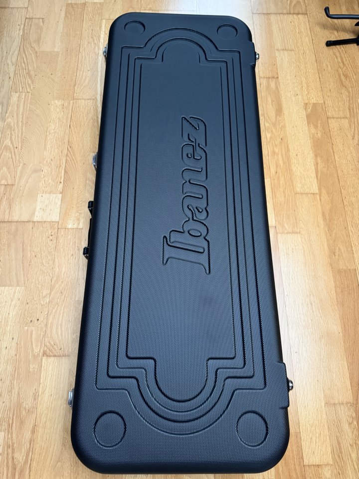 Ibanez FLATV1BK Josh Smith de segunda mano · Foto 10 de 10 · Barcelona · 1690 €