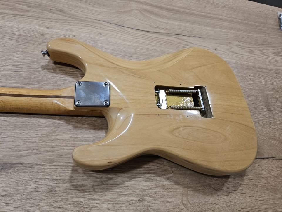 Suhr Classic S + Vegatrem VT1 Ultra de segunda mano · Foto 8 de 10 · Barcelona · 2750 €