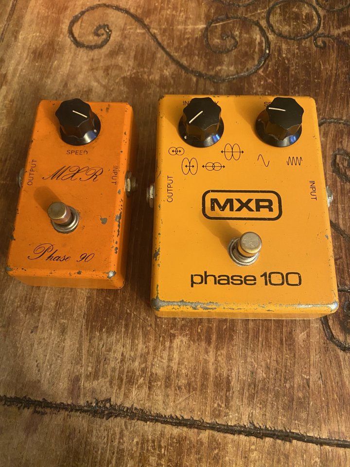 Pedales PHASER clasicos. MXR (Phase90 y Phase100) CORON Phase55 y ROSS de segunda mano · Foto 2 de 4 · Madrid · 450 €