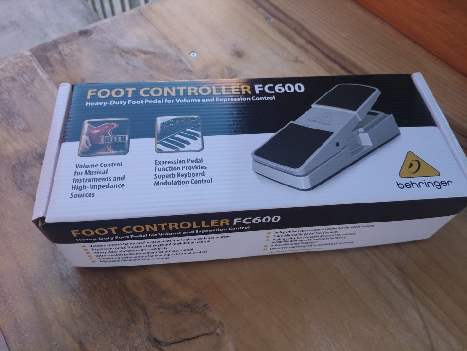 Pedal Behringer FC600 Volumen/Expresión de segunda mano · Foto 7 de 7 · Bizkaia · 30 €