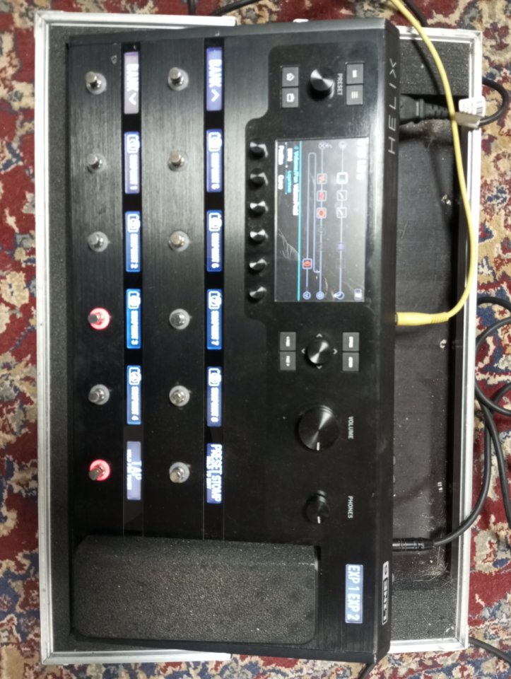 Helix Floor + Flight case