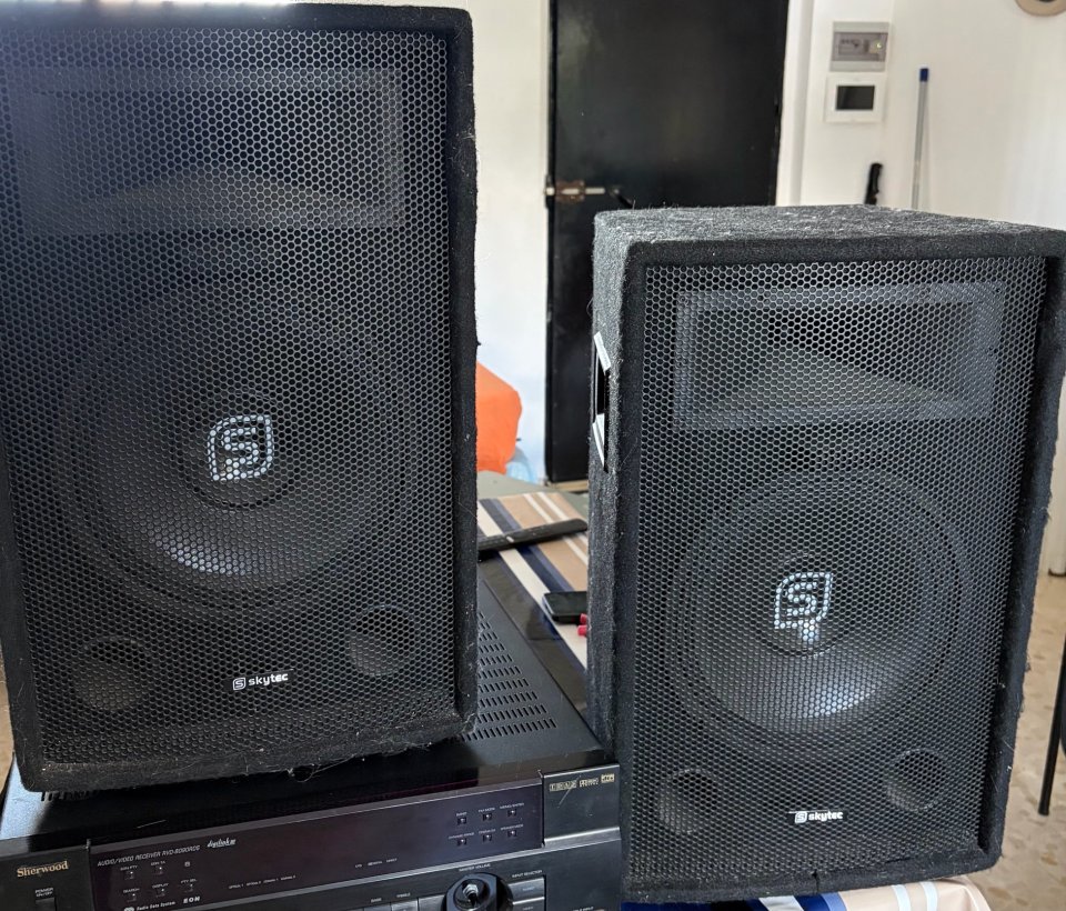 Altavoces Skytec Slio 500w de segunda mano · Foto 3 de 3 · Córdoba · 100 €
