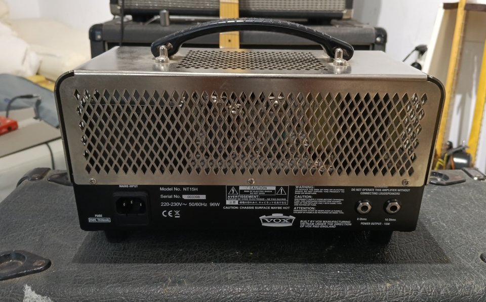 VENDO o Cambio VOX nightrain 15 w de segunda mano · Foto 3 de 8 · Cádiz · 300 €