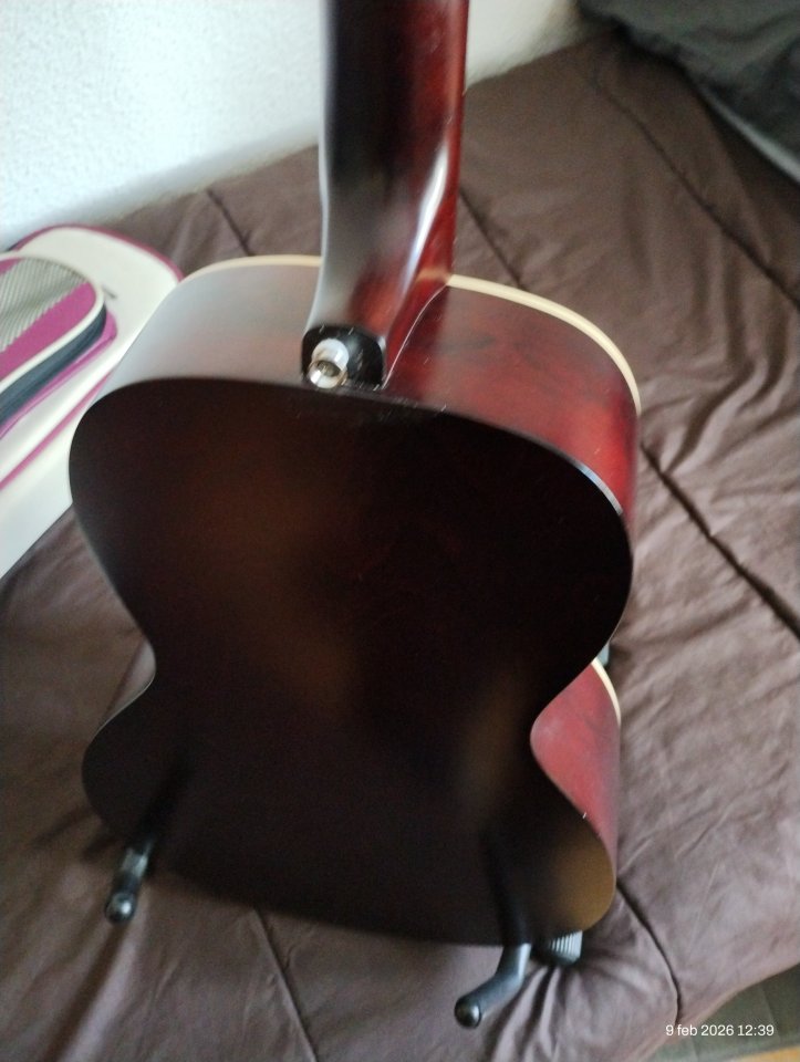 guitarra Parlor Norman B18