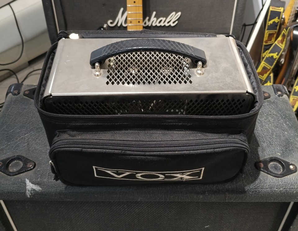 VENDO o Cambio VOX nightrain 15 w de segunda mano · Foto 4 de 8 · Cádiz · 300 €