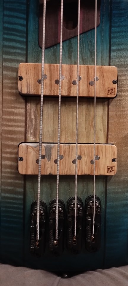 Bajo Ibanez Premium SR4CMLTD-CIL