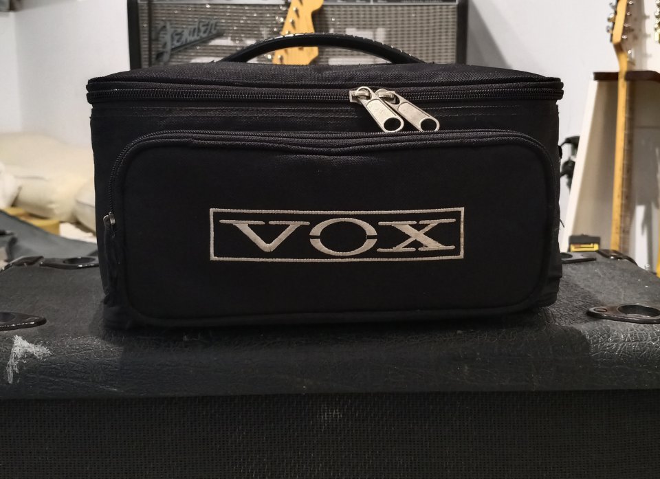 VENDO o Cambio VOX nightrain 15 w de segunda mano · Foto 5 de 8 · Cádiz · 300 €