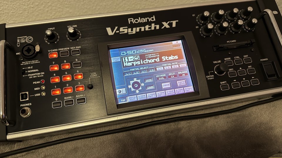 Roland V-Synth XT
