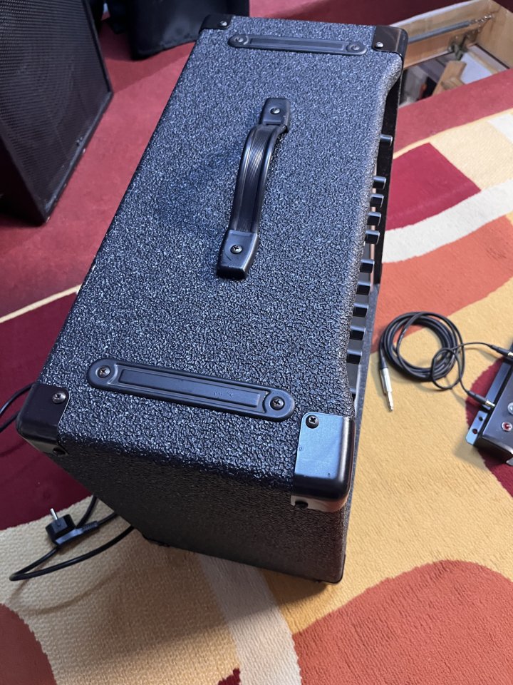 Amplificador PEAVEY BANDIT 112 de segunda mano · Foto 8 de 8 · Salamanca · 300 €