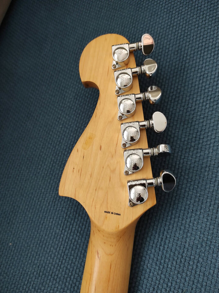 Washburn X-series Metallic Red