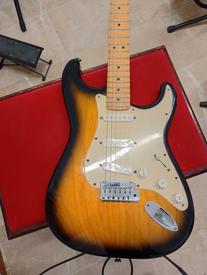 Fender 50th Anniversary American Series Stratocaster de segunda mano · Foto 4 de 10 · Illes Balears · 1400 €
