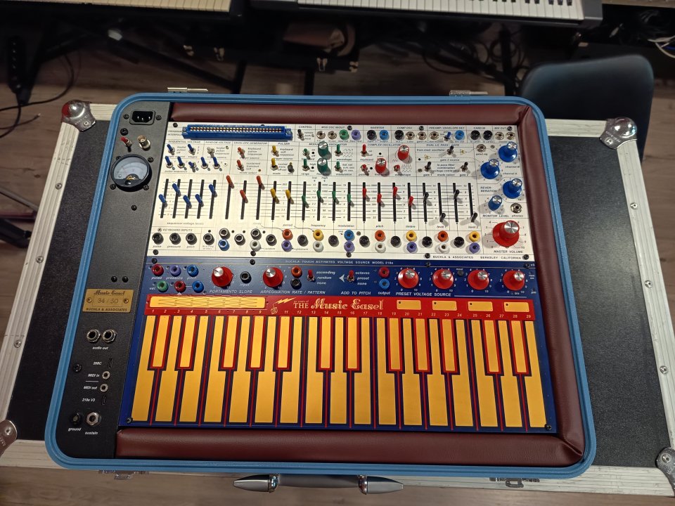 Buchla Music Easel 50th Anniversary Edition de segunda mano · Foto 1 de 10 · Barcelona · 7800 €