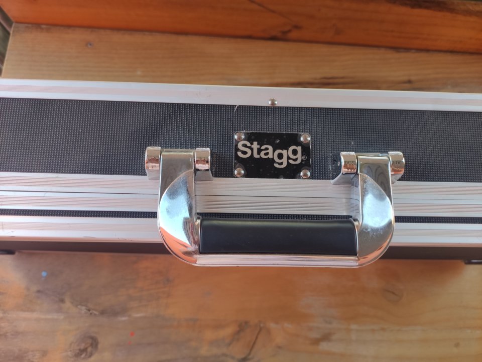 Maleta para pedales STAGG UPC-688 con velcro de segunda mano · Foto 9 de 10 · Bizkaia · 25 €