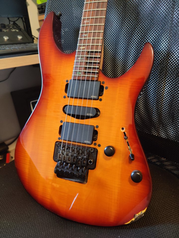 Yamaha RGX821D con Schaller y EMG