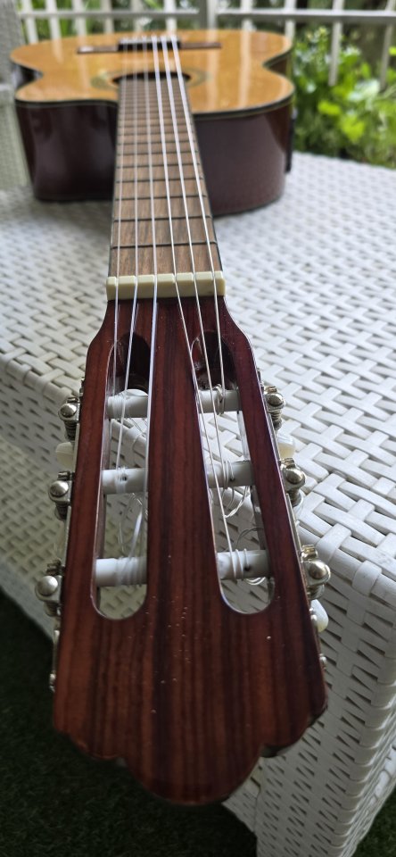 Guitarra Española Electrificada de segunda mano · Foto 5 de 8 · Madrid · 99 €