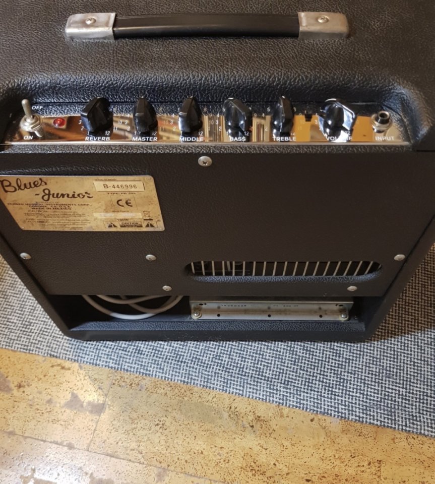 Fender Blues Júnior 2 de segunda mano · Foto 2 de 4 · Barcelona · 450 €