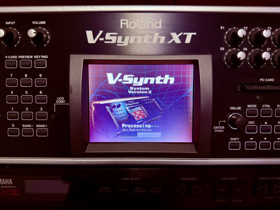 Roland V-Synth XT