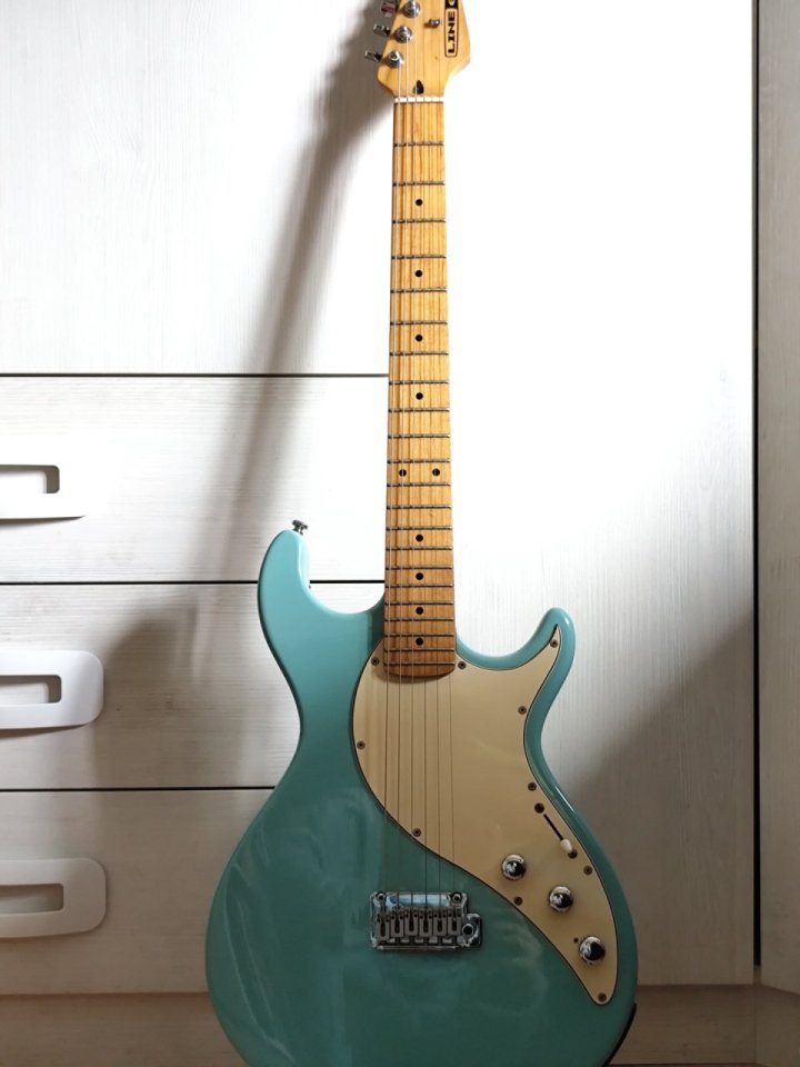 Guitarra Line 6 Variax 600 de segunda mano · Foto 1 de 8 · Badajoz · 500 €