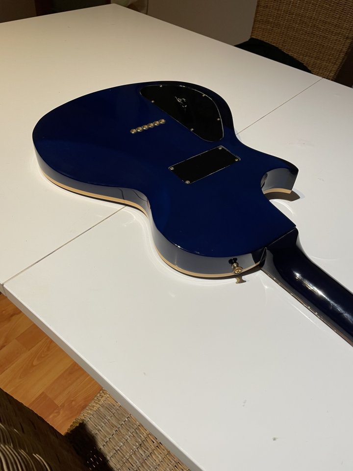 Gibson Blueshawk