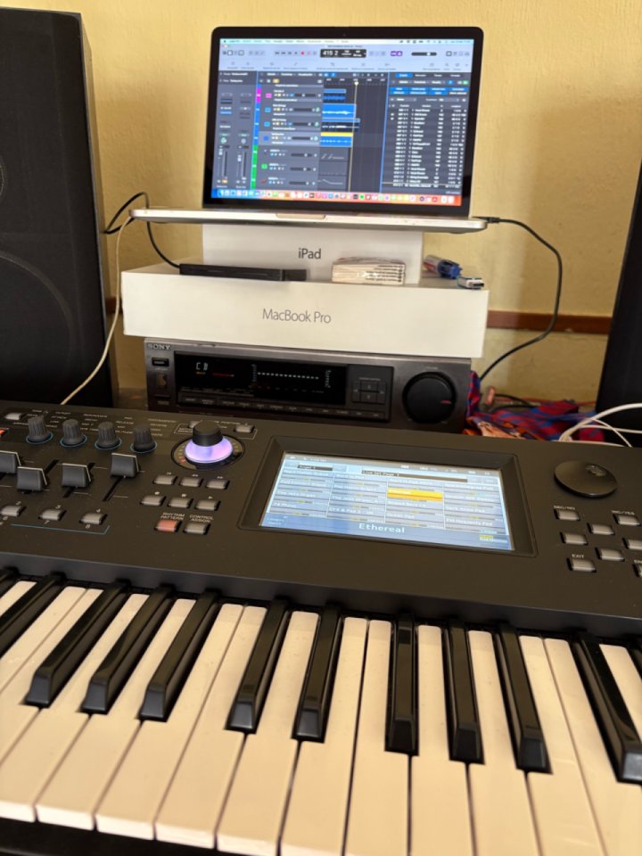Yamaha MODX7+ con estuche a medida Thon de segunda mano · Foto 3 de 5 · Guadalajara · 1200 €