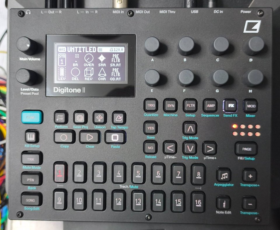 Elektron Digitone II de segunda mano · Foto 3 de 3 · Ciudad Real · 800 €