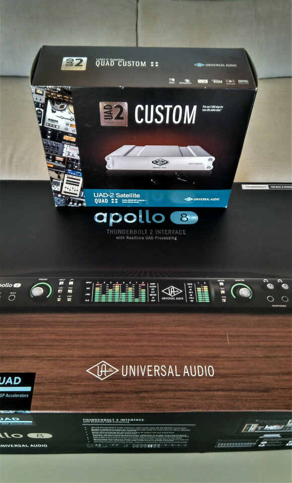 Universal Audio UAD-2 Satellite QUAD Core Custom THUNDERBOLT 2