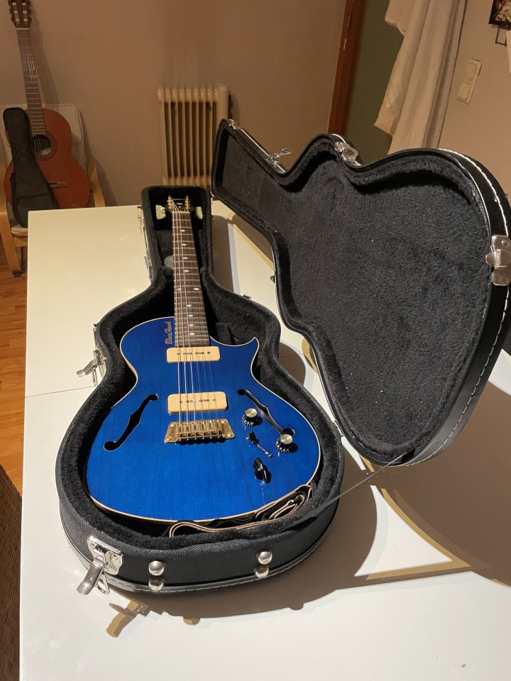 Gibson Blueshawk