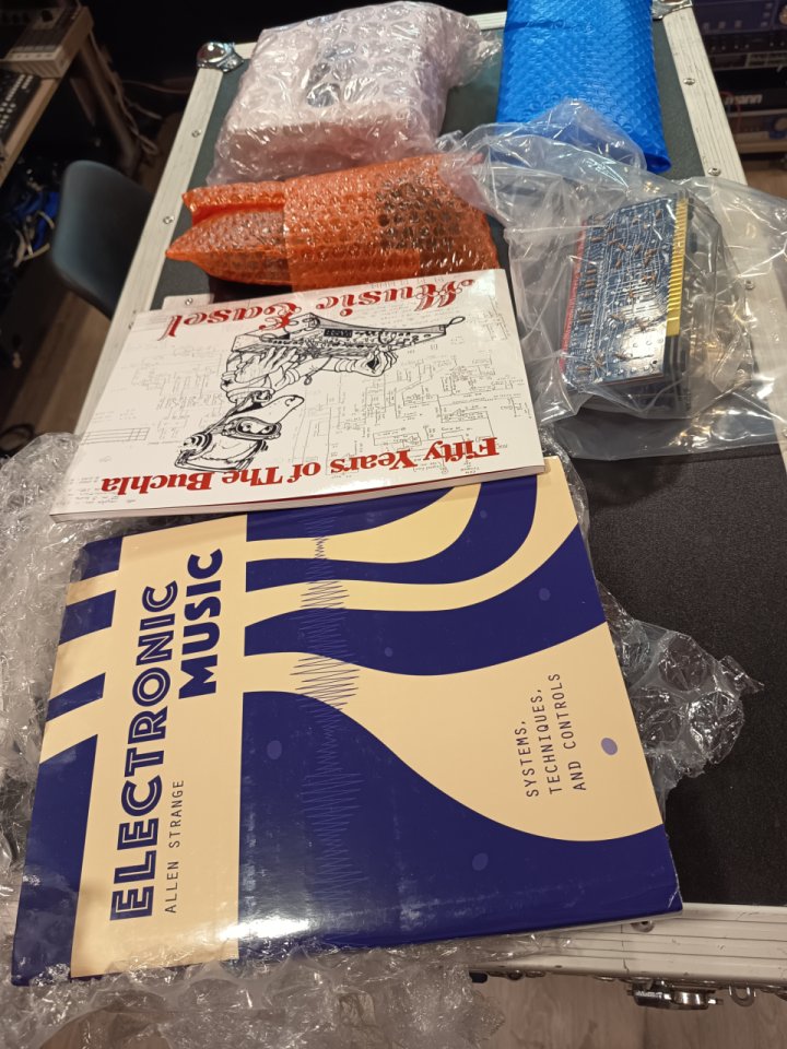 Buchla Music Easel 50th Anniversary Edition de segunda mano · Foto 9 de 10 · Barcelona · 7800 €
