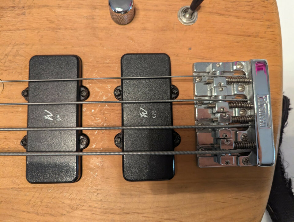 bajo Washburn Bantam Series XB-400