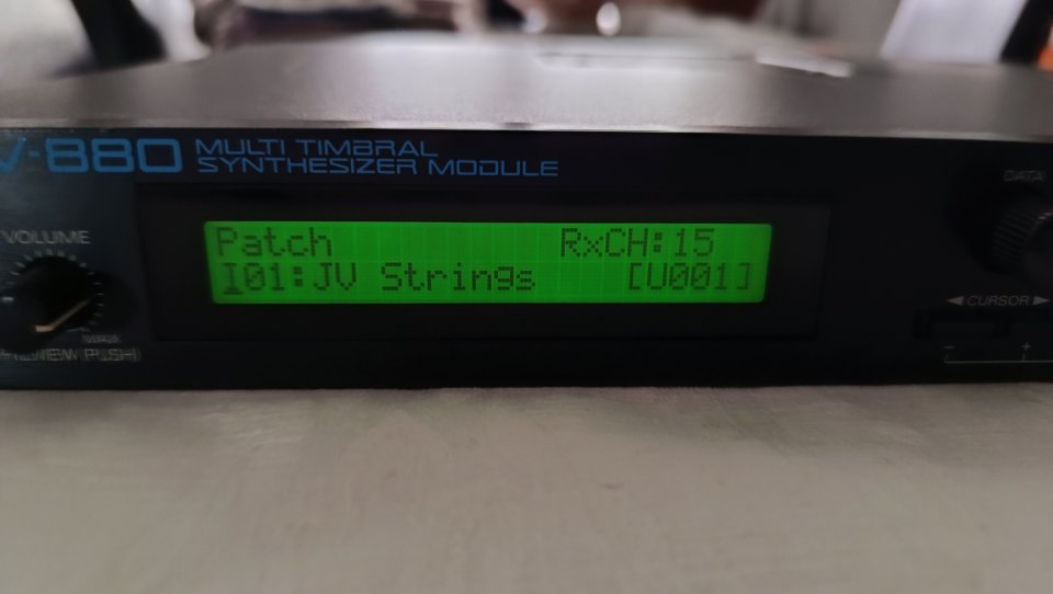 Roland JV-880 + SR-JV "Vintage Synth" expansion