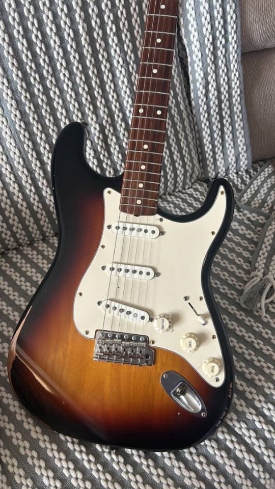 Fender stratocaster road worn 60s por strato Fender de arce de segunda mano · Foto 2 de 3 · Ourense