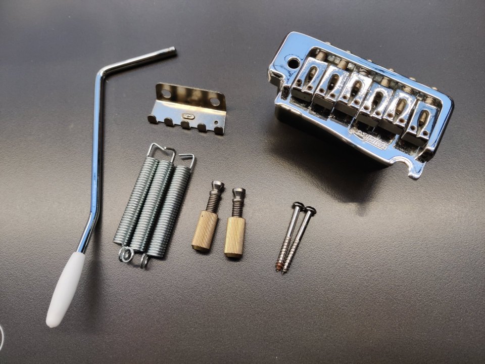 Tremolo Wilkinson para Strato 2 pivotes