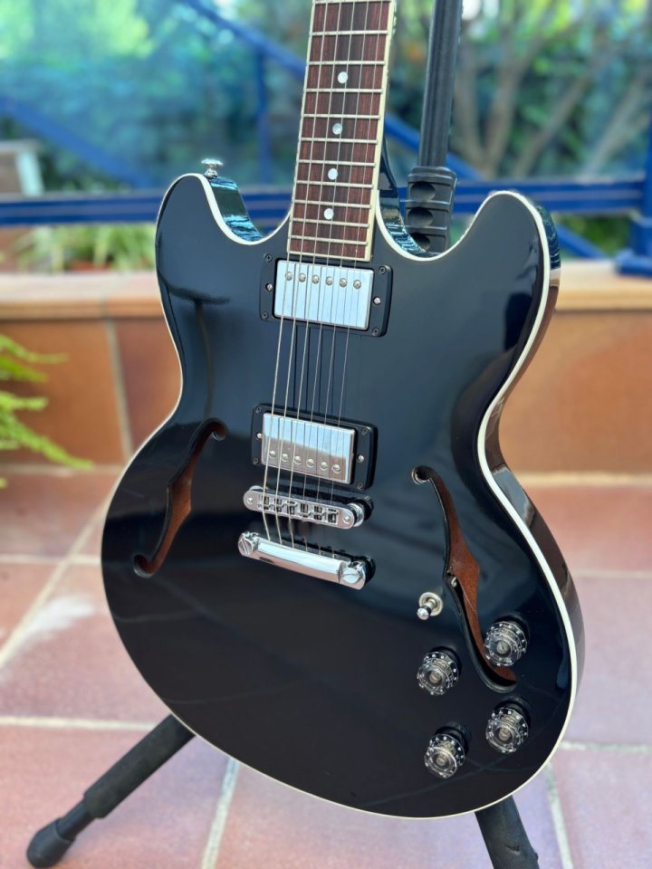 Gibson Midtown Standard Ebony de segunda mano · Foto 1 de 9 · Valencia · 1175 €