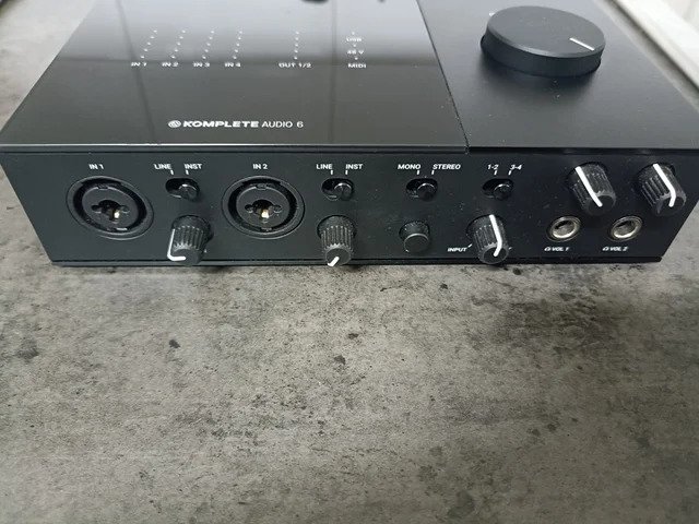 Interfaz de sonido NI Komplete Audio 6 MK2 de segunda mano · Foto 2 de 3 · Barcelona · 90 €
