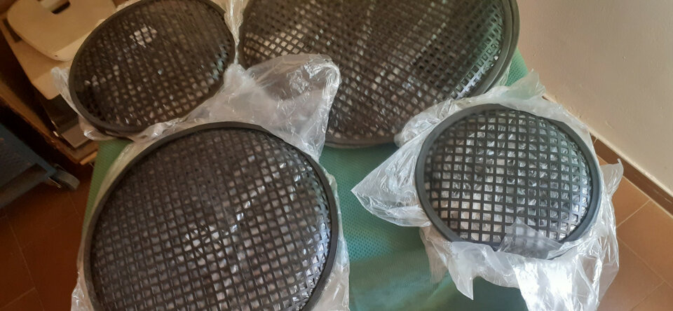 Rejillas para altavoces de:15"12"10"y 8"