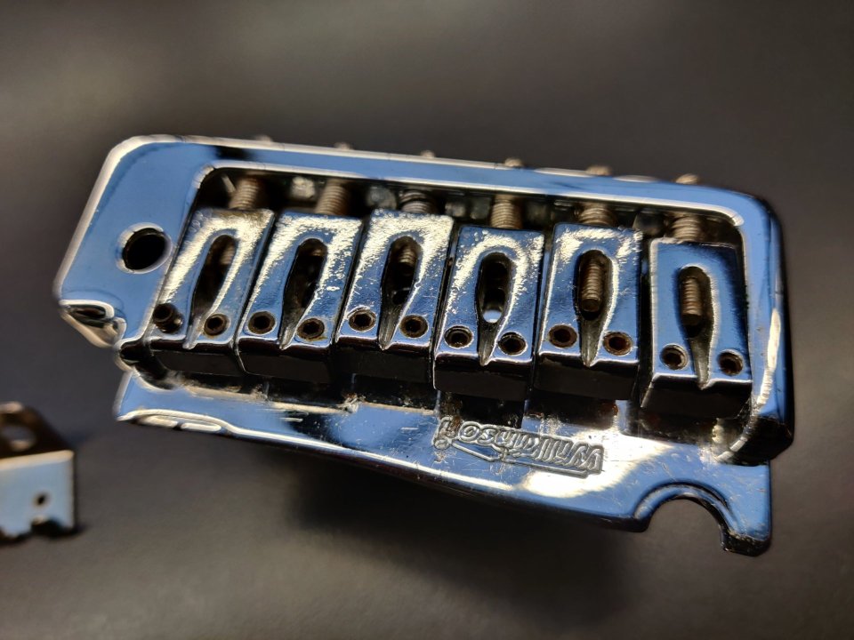 Tremolo Wilkinson para Strato 2 pivotes