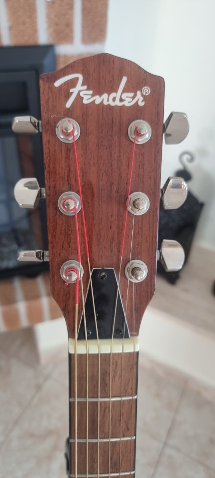 Guitarra Fender Dobro Acústica FR-50 de segunda mano · Foto 4 de 8 · Alicante · 860 €