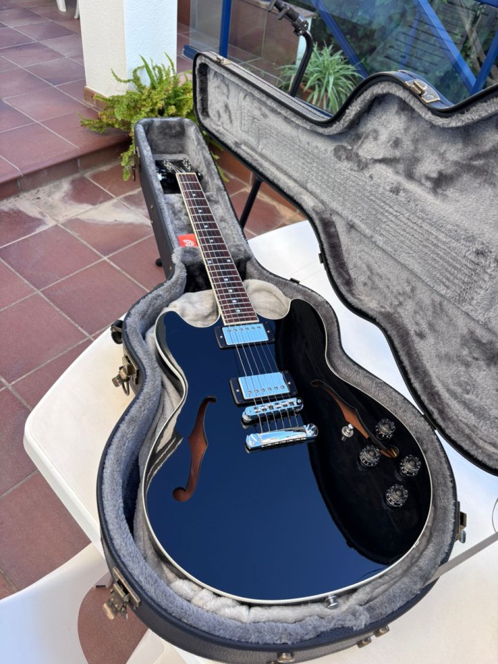 Gibson Midtown Standard Ebony de segunda mano · Foto 2 de 9 · Valencia · 1175 €