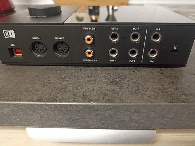 Interfaz de sonido NI Komplete Audio 6 MK2 de segunda mano · Foto 3 de 3 · Barcelona · 90 €