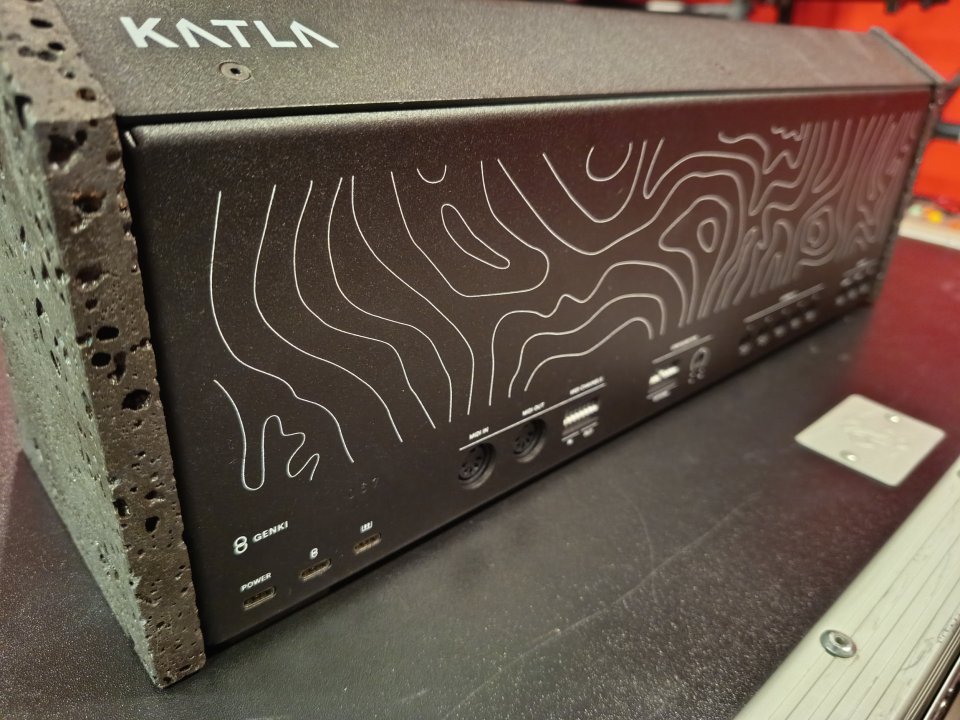 Genki Katla Voice Rotating PolySynth de segunda mano · Foto 4 de 8 · Barcelona · 3900 €